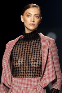 Angel Schlesser Fashion Show auf der 73. Mercedes-Benz Fashion Week Madrid