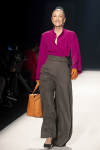 Angel Schlesser Fashion Show auf der 73. Mercedes-Benz Fashion Week Madrid