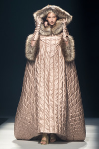 Angel Schlesser Fashion Show auf der 73. Mercedes-Benz Fashion Week Madrid