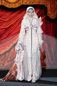 Guillermo Décimo Fashion Show auf der EGO Mercedes-Benz Fashion Week Madrid