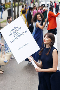 Öffentliche Fashion Show von 10 Designern in Madrid