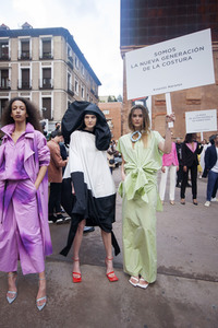 Öffentliche Fashion Show von 10 Designern in Madrid