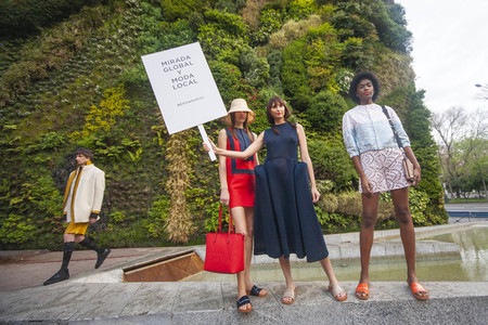 Öffentliche Fashion Show von 10 Designern in Madrid