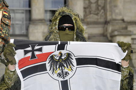 Protestaktion zur Sondersitzung des Verteidigungsausschusses des Bundestags in Berlin
