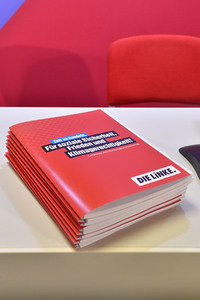 Pressekonferenz zur Wahlprogrammvorstellung der Partei Die Linke in Berlin