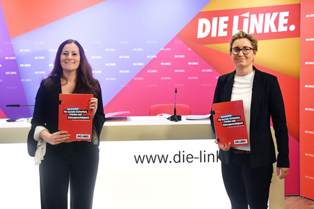 Pressekonferenz zur Wahlprogrammvorstellung der Partei Die Linke in Berlin