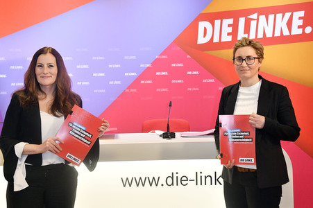 Pressekonferenz zur Wahlprogrammvorstellung der Partei Die Linke in Berlin