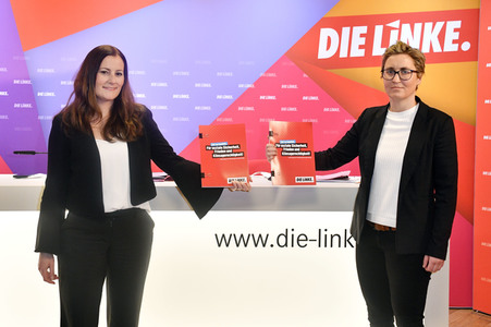 Pressekonferenz zur Wahlprogrammvorstellung der Partei Die Linke in Berlin