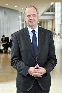 Pressestatement von Fritz Güntzler in Berlin