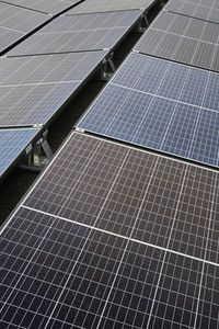 Solaranlagen auf Schuldächern in Berlin