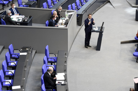 221. Sitzung des Deutschen Bundestages in Berlin
