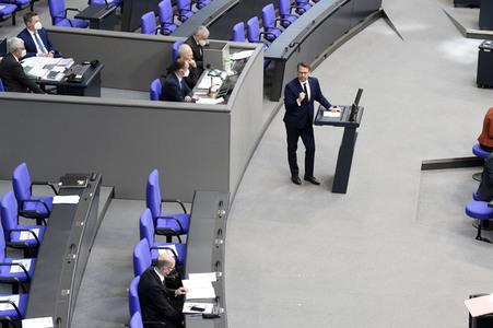 221. Sitzung des Deutschen Bundestages in Berlin