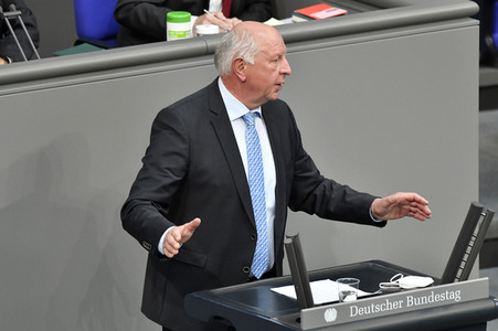 221. Sitzung des Deutschen Bundestages in Berlin