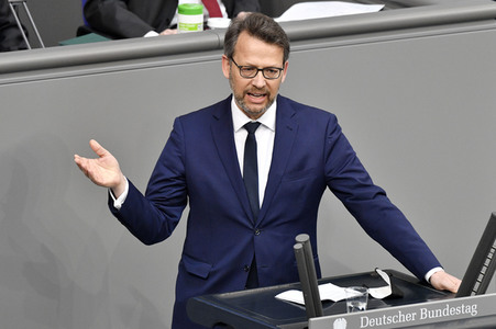 221. Sitzung des Deutschen Bundestages in Berlin