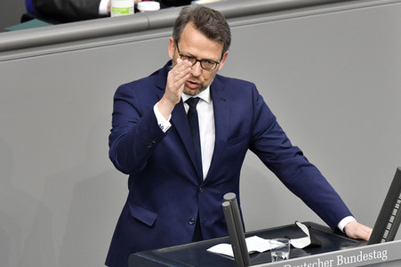 221. Sitzung des Deutschen Bundestages in Berlin