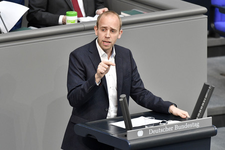 221. Sitzung des Deutschen Bundestages in Berlin