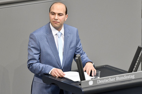 221. Sitzung des Deutschen Bundestages in Berlin