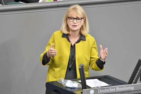 221. Sitzung des Deutschen Bundestages in Berlin