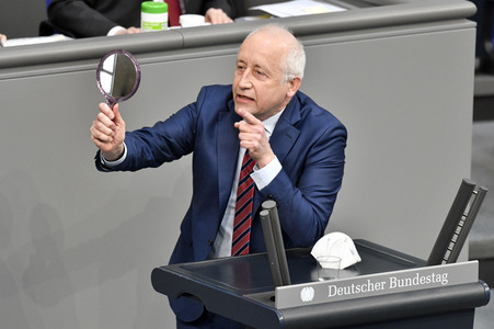 221. Sitzung des Deutschen Bundestages in Berlin