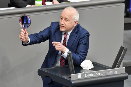 221. Sitzung des Deutschen Bundestages in Berlin