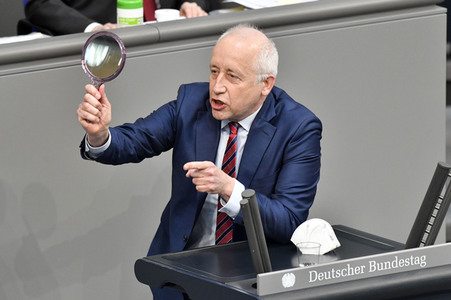 221. Sitzung des Deutschen Bundestages in Berlin