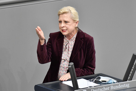 221. Sitzung des Deutschen Bundestages in Berlin