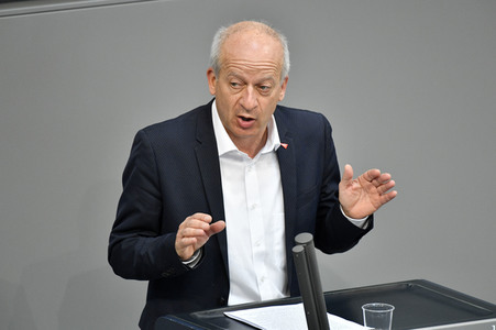 221. Sitzung des Deutschen Bundestages in Berlin