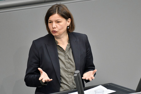 221. Sitzung des Deutschen Bundestages in Berlin