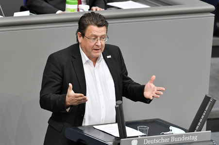 221. Sitzung des Deutschen Bundestages in Berlin