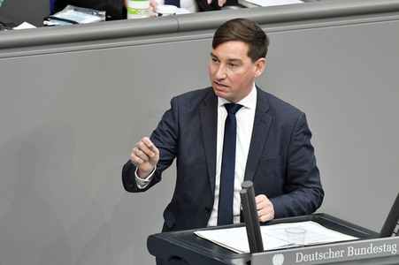 221. Sitzung des Deutschen Bundestages in Berlin