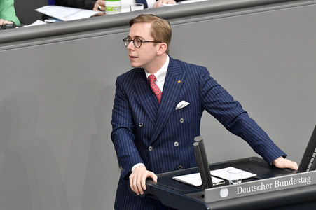 221. Sitzung des Deutschen Bundestages in Berlin