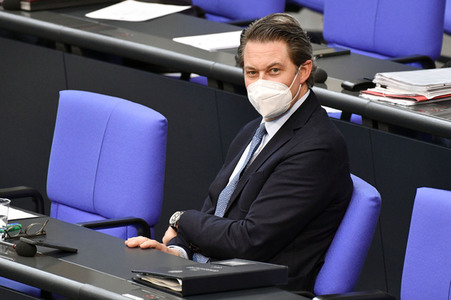 221. Sitzung des Deutschen Bundestages in Berlin