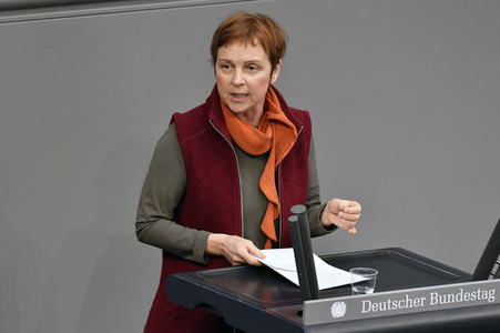 221. Sitzung des Deutschen Bundestages in Berlin