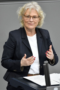 221. Sitzung des Deutschen Bundestages in Berlin