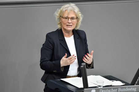 221. Sitzung des Deutschen Bundestages in Berlin