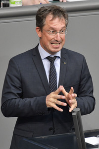 221. Sitzung des Deutschen Bundestages in Berlin