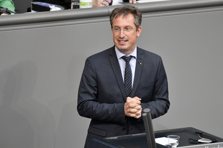 221. Sitzung des Deutschen Bundestages in Berlin