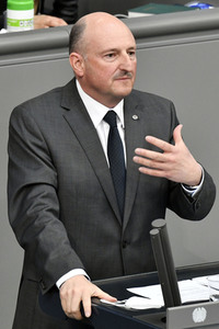 221. Sitzung des Deutschen Bundestages in Berlin