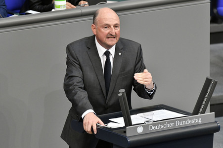 221. Sitzung des Deutschen Bundestages in Berlin