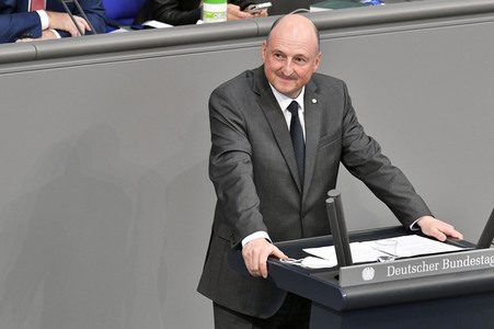 221. Sitzung des Deutschen Bundestages in Berlin