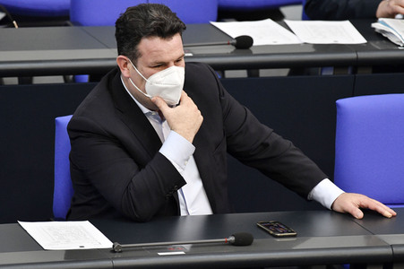 221. Sitzung des Deutschen Bundestages in Berlin