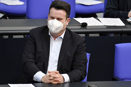 221. Sitzung des Deutschen Bundestages in Berlin