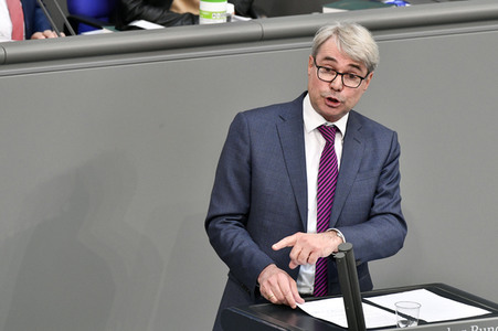 221. Sitzung des Deutschen Bundestages in Berlin