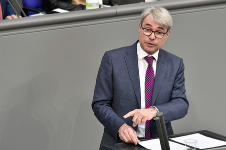 221. Sitzung des Deutschen Bundestages in Berlin