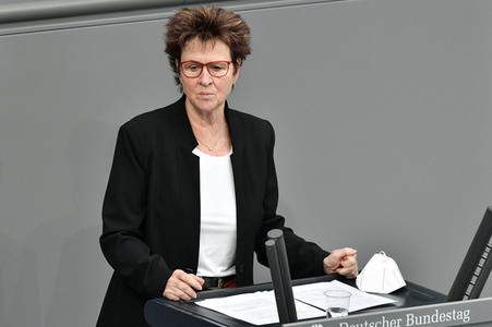 221. Sitzung des Deutschen Bundestages in Berlin