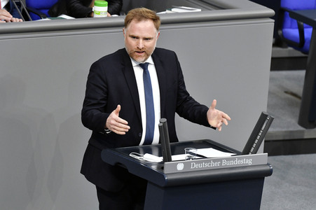 221. Sitzung des Deutschen Bundestages in Berlin