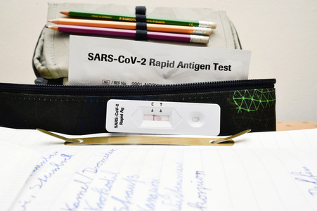 Symbolfoto Corona-Testpflicht an Schulen