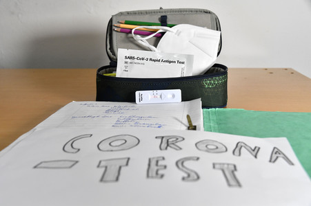 Symbolfoto Corona-Testpflicht an Schulen