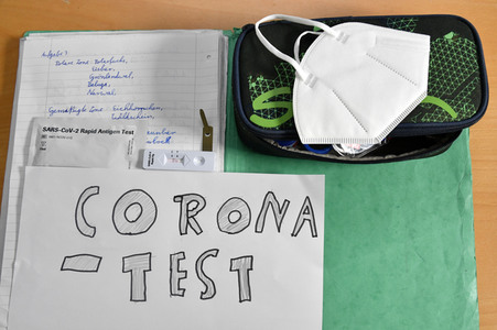 Symbolfoto Corona-Testpflicht an Schulen