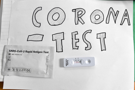 Symbolfoto Corona-Testpflicht an Schulen